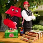 Pizza Hut marketing campaign - Pizza Hut Scores Big with Quarterback-Themed Marketing